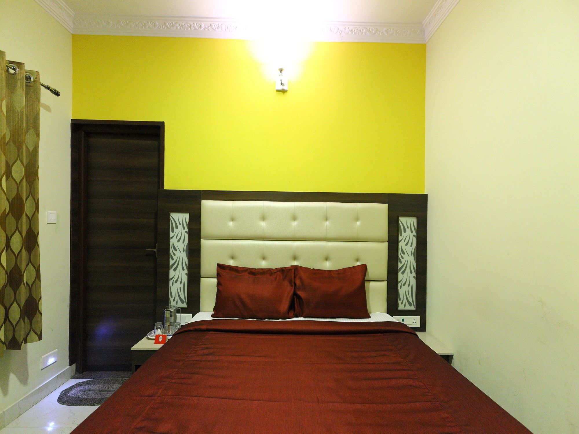 אוטי Oyo 7987 Hotel Carnation מראה חיצוני תמונה