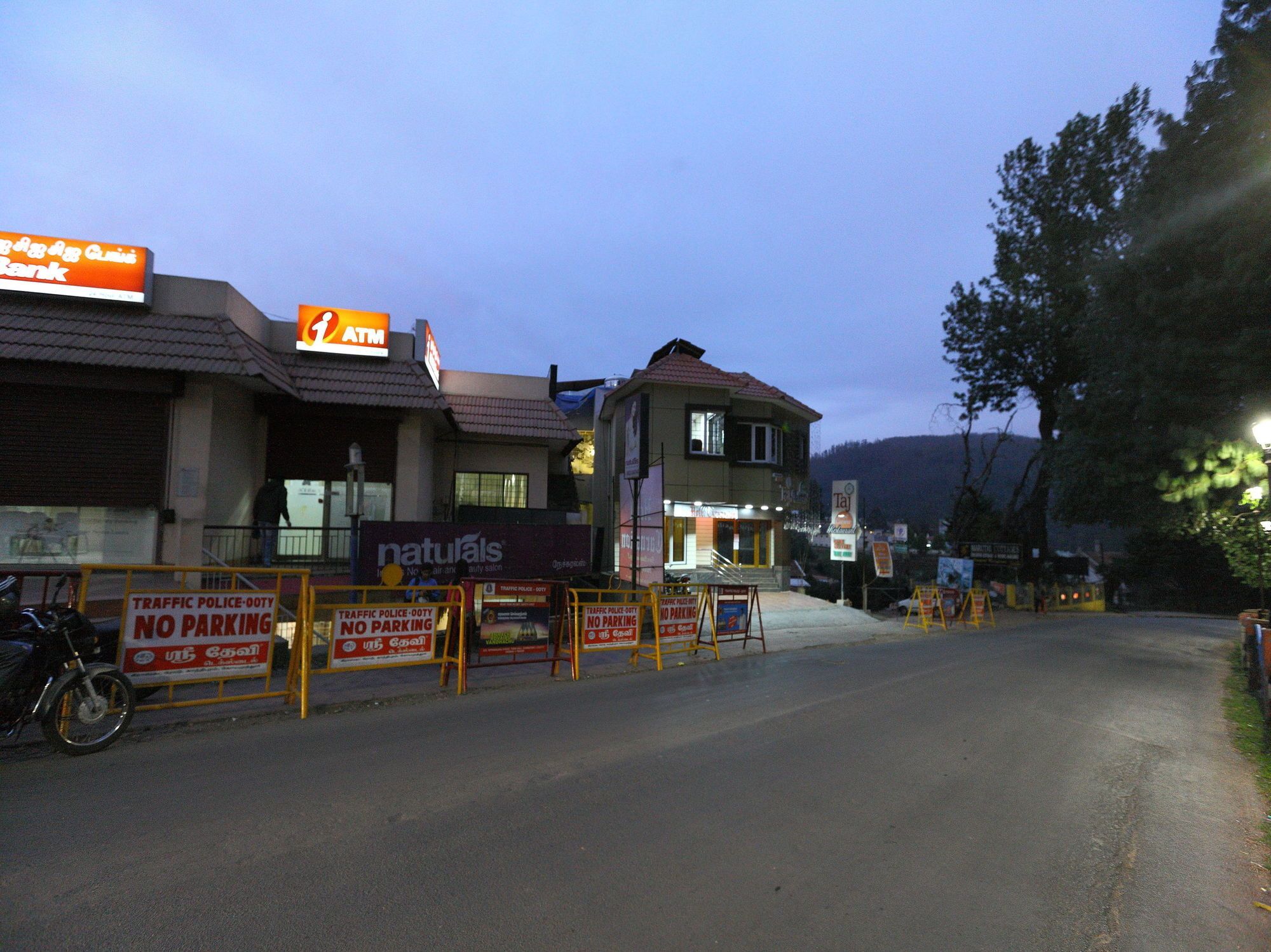 אוטי Oyo 7987 Hotel Carnation מראה חיצוני תמונה