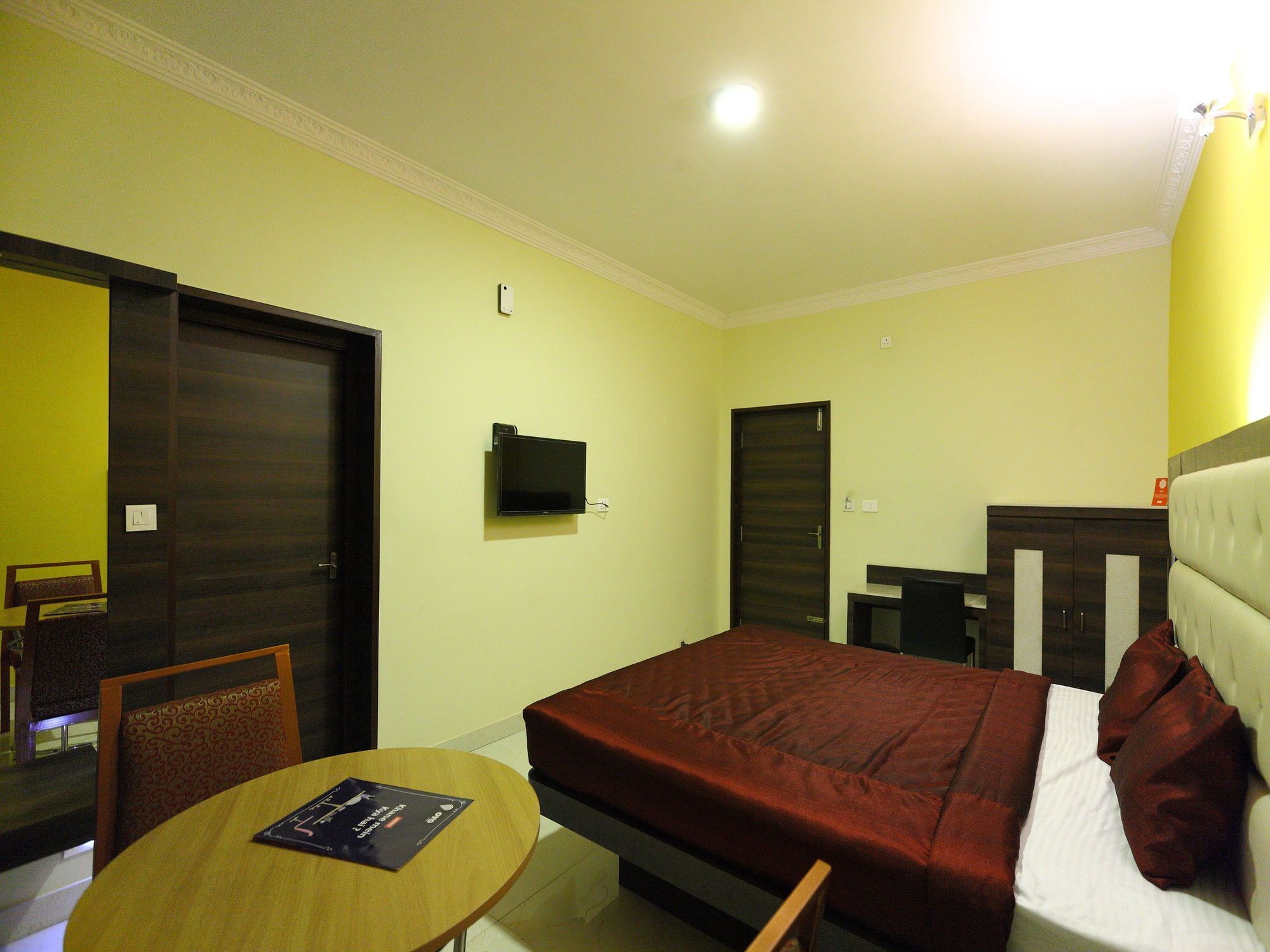 אוטי Oyo 7987 Hotel Carnation מראה חיצוני תמונה