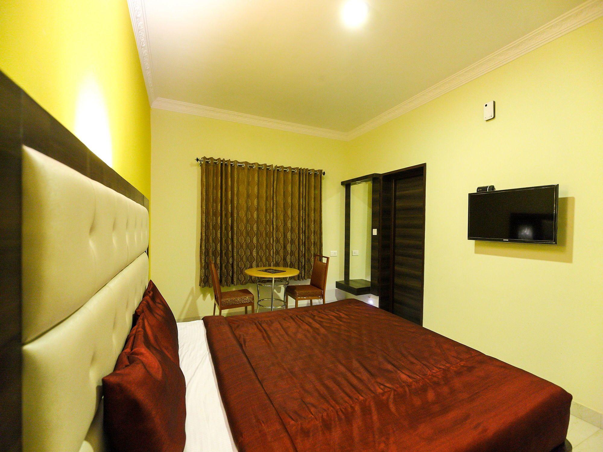אוטי Oyo 7987 Hotel Carnation מראה חיצוני תמונה